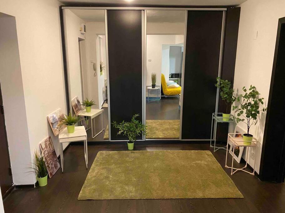 Green Apartment 43 Bucarest Esterno foto