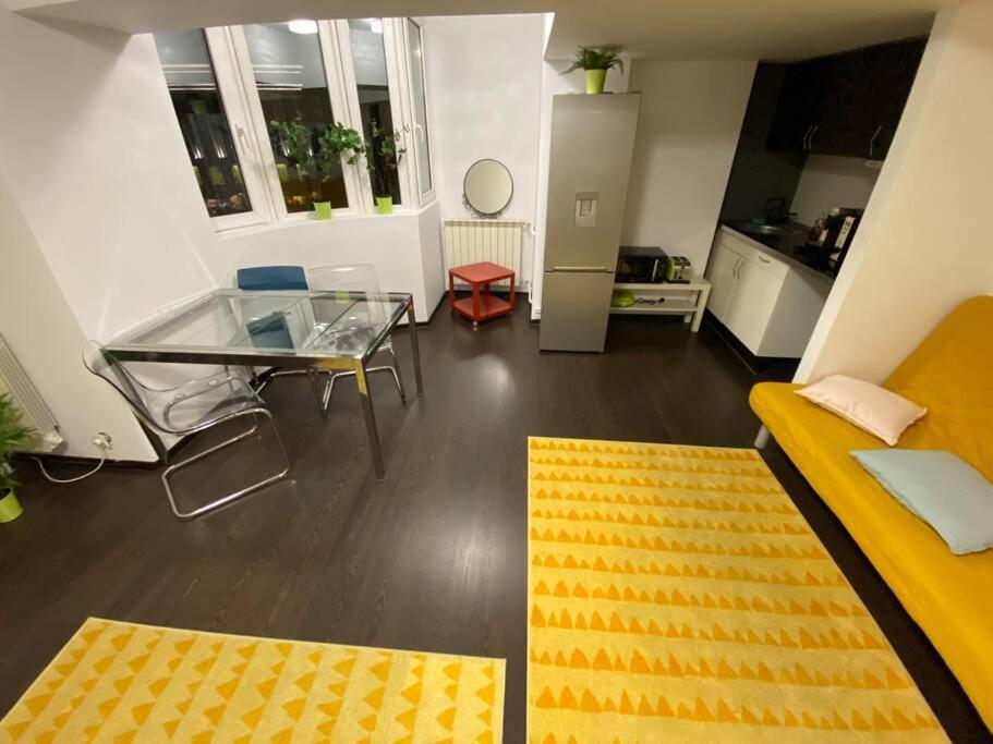 Green Apartment 43 Bucarest Esterno foto